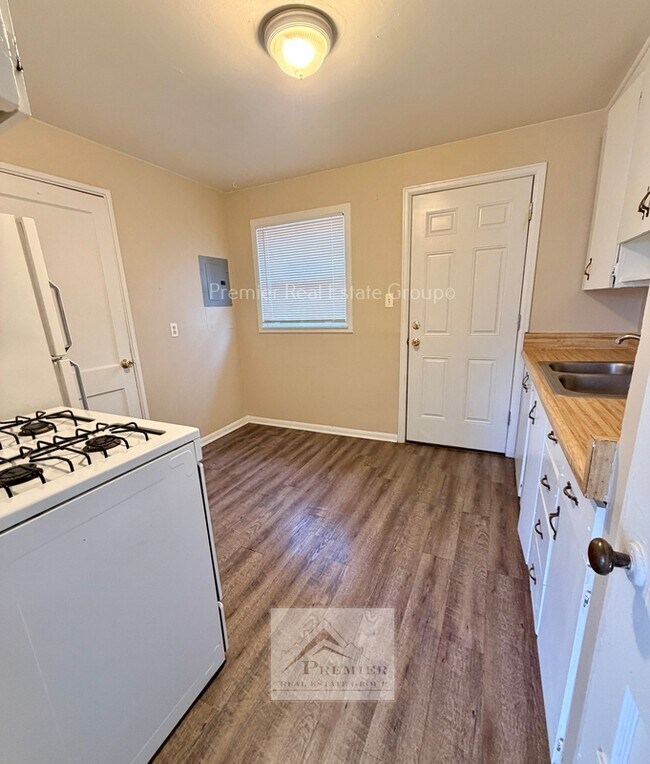 Foto del edificio - 426 Glen View Ct