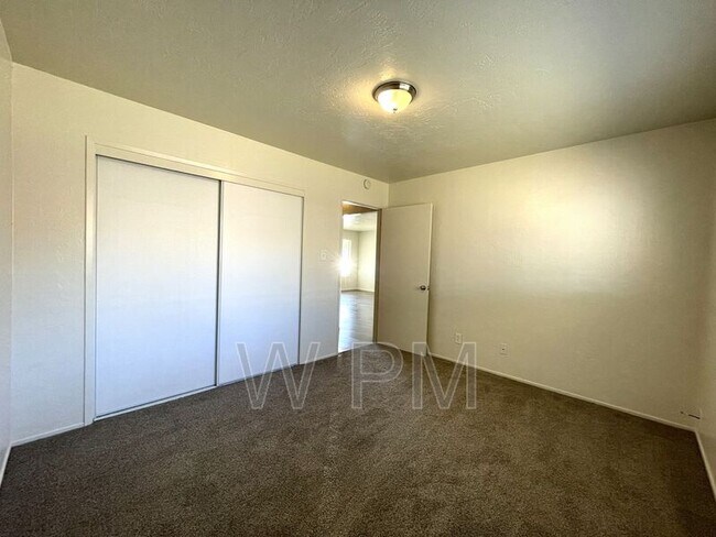 Foto del edificio - 2561 Northcoast St