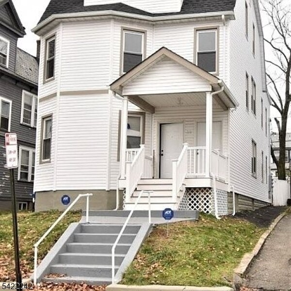 Building Photo - 83 Arsdale Terrace