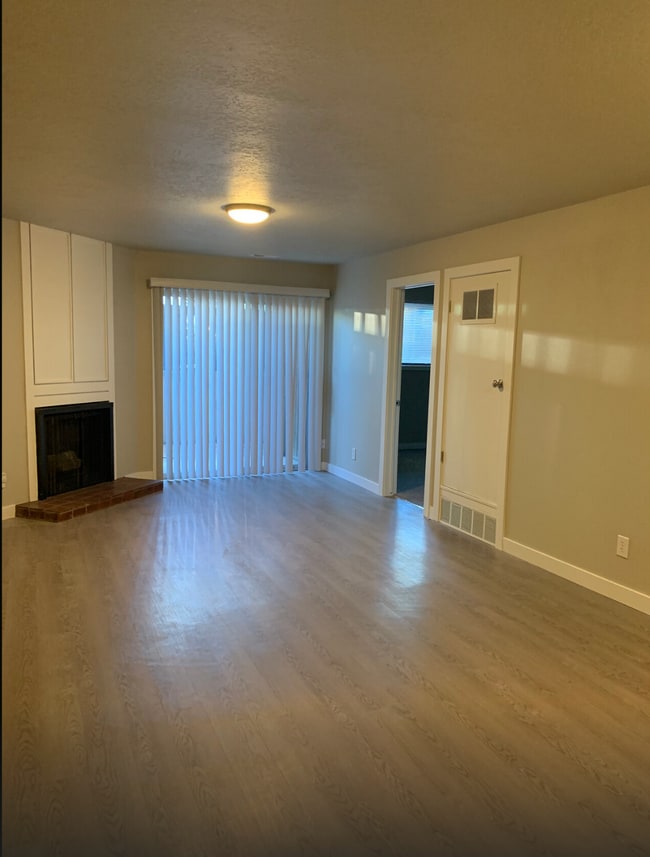 Building Photo - 1155 E 300 S