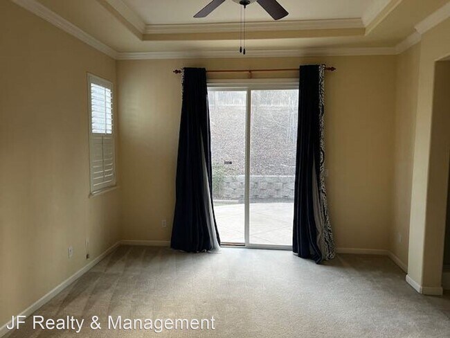Building Photo - 3 br, 2 bath House - 2600 Torrey Pines Dr