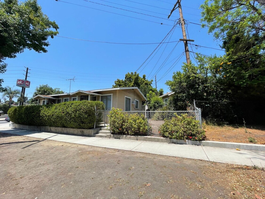 Primary Photo - 4503-4505 Paulhan Ave