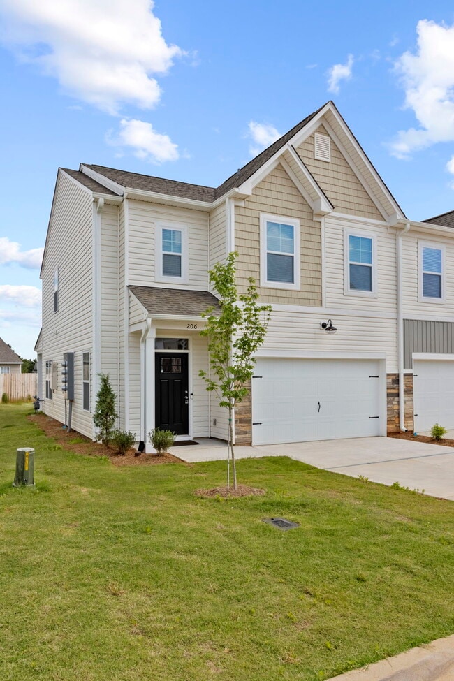 Foto del edificio - 206 Trail Branch Ct.