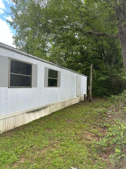 Foto del edificio - 212 Stacey Tucker Cir