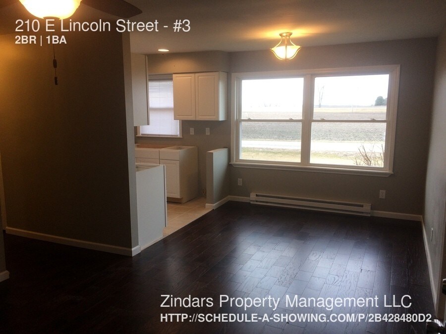 Foto principal - 210 E Lincoln St