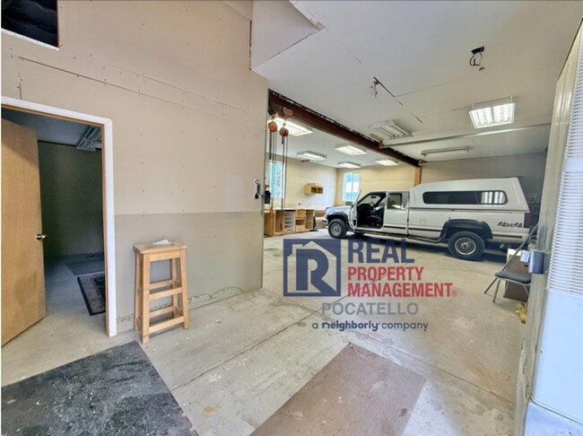 Building Photo - 11300 N Rio Vista Rd