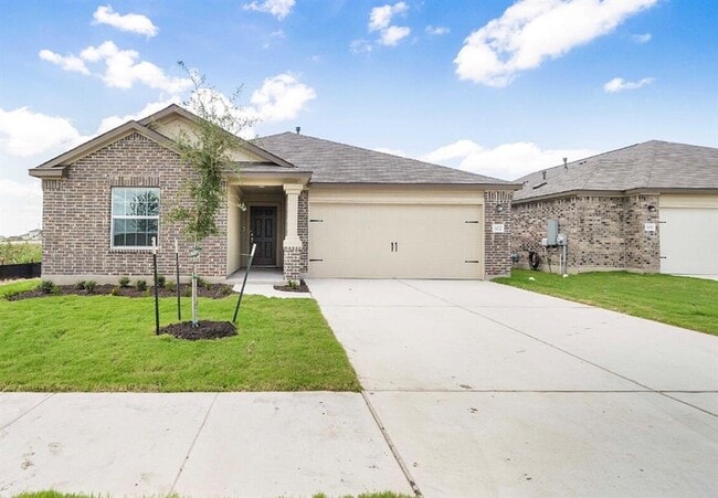 Building Photo - 102 Sebring Cir
