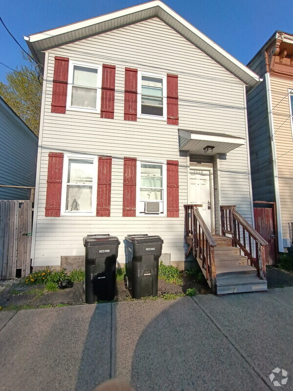 Building Photo - 3028 7th Ave