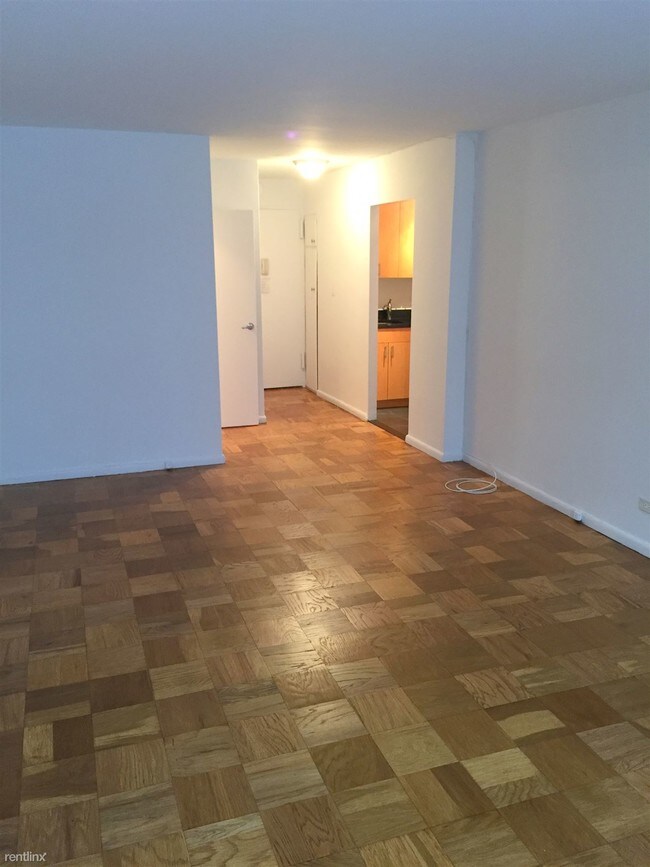 Foto del edificio - 330 E 45th St