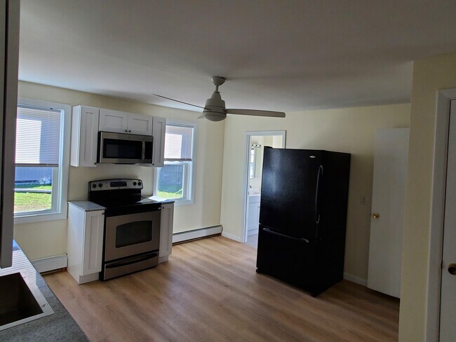 Kitchen - 48 Reed St