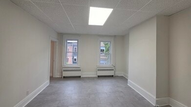 Building Photo - 204 3rd St
