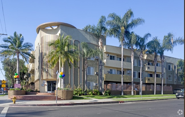 Building Photo - Tarzana Terrace Apartments