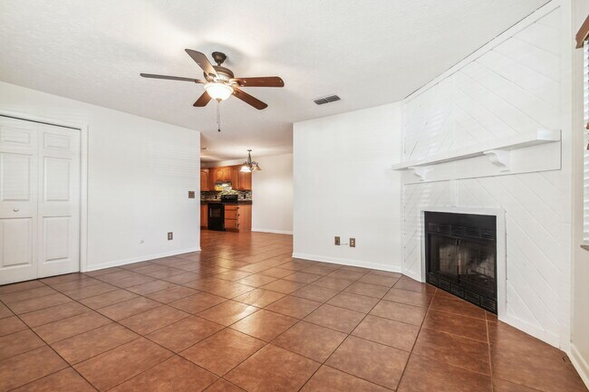 Building Photo - 8904 N Boulevard