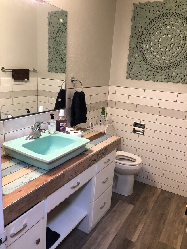 Foto del edificio - 711 E 33rd St