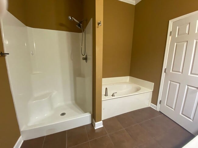 Building Photo - Warm & Welcoming 3BR Home