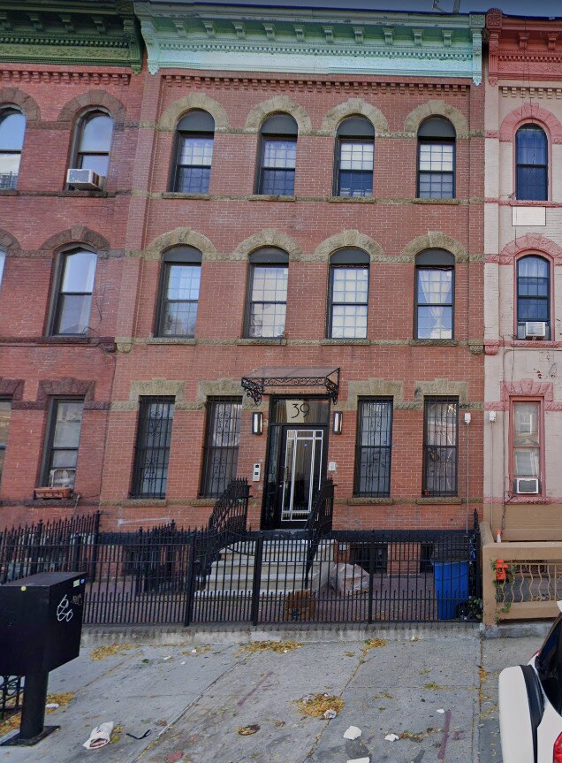 Front - 39 Granite St