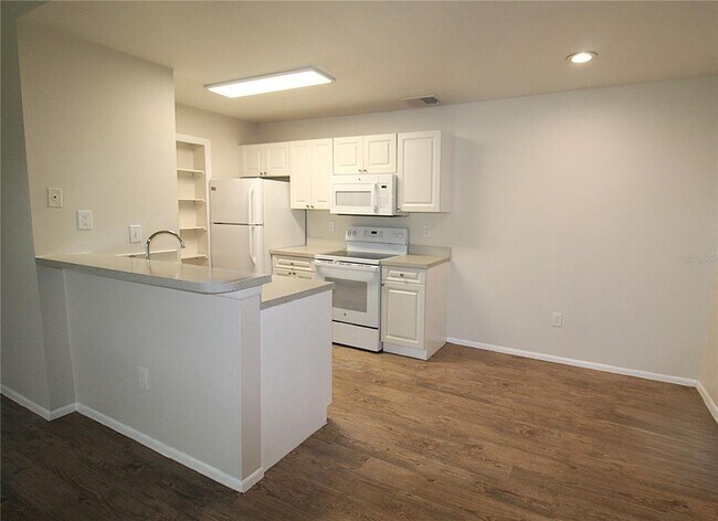 Building Photo - 8103 45th Ct E