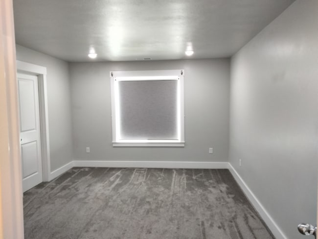 Building Photo - 1809 N 400 W