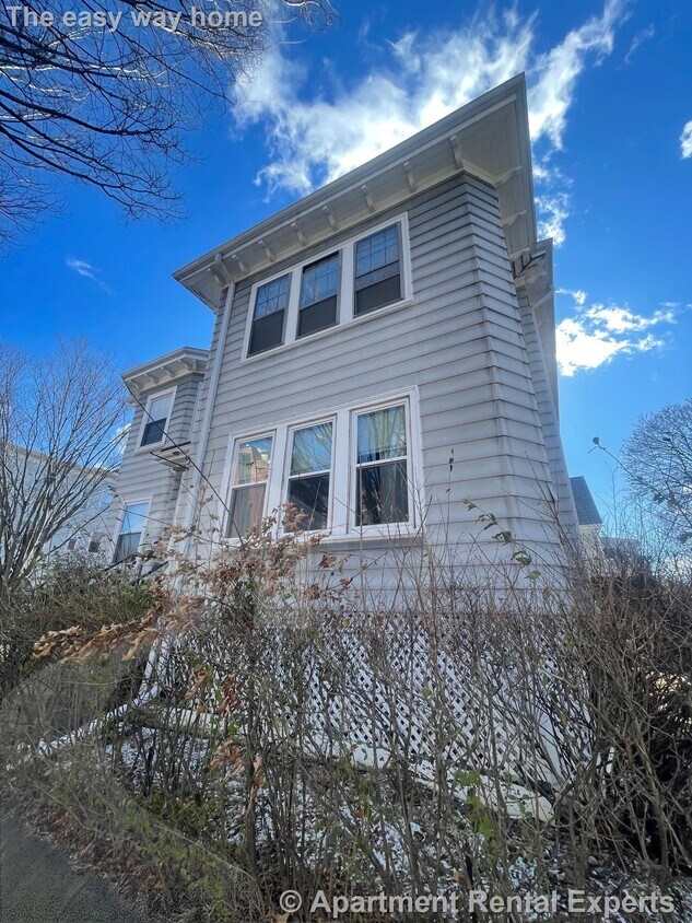 Primary Photo - 4 Bedroom for $3800