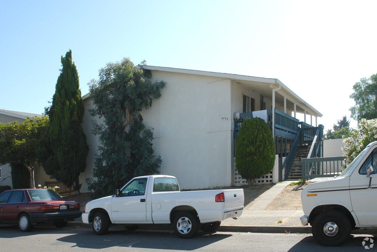 Primary Photo - 924 Sharmon Palms Ln