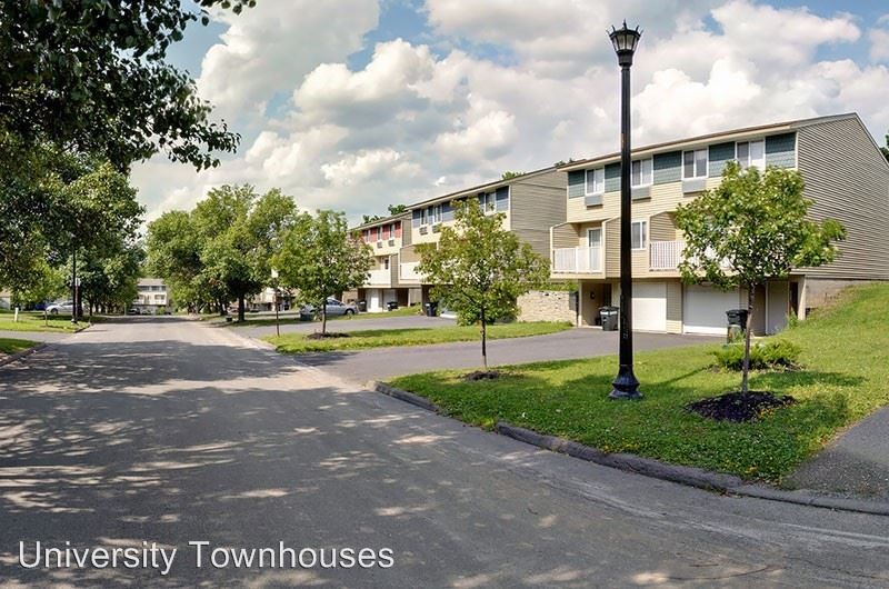 Primary Photo - 242-44 Robert Dr