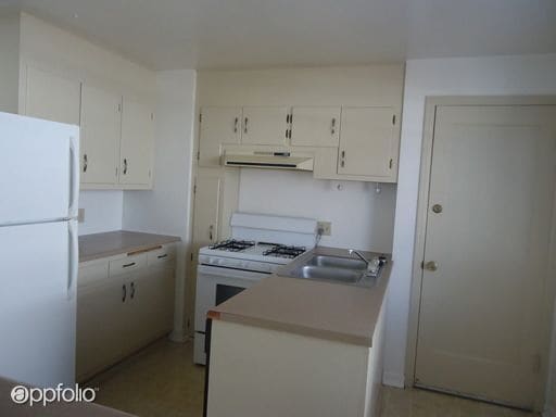 Building Photo - 463 Clarkson St