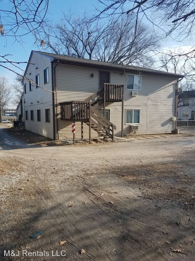 321 Stanton Ave, Ames, IA 50014 Room for Rent in Ames, IA