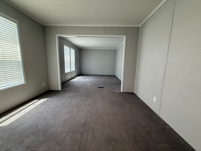 Foto del edificio - 46000 Geddes Rd