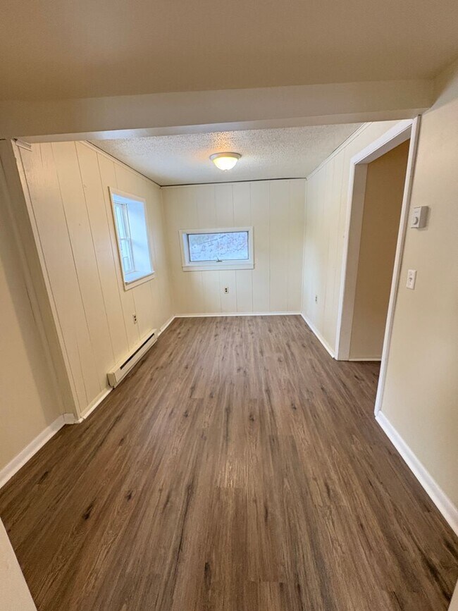 Foto del edificio - Large 3 bedroom house in Candensis!