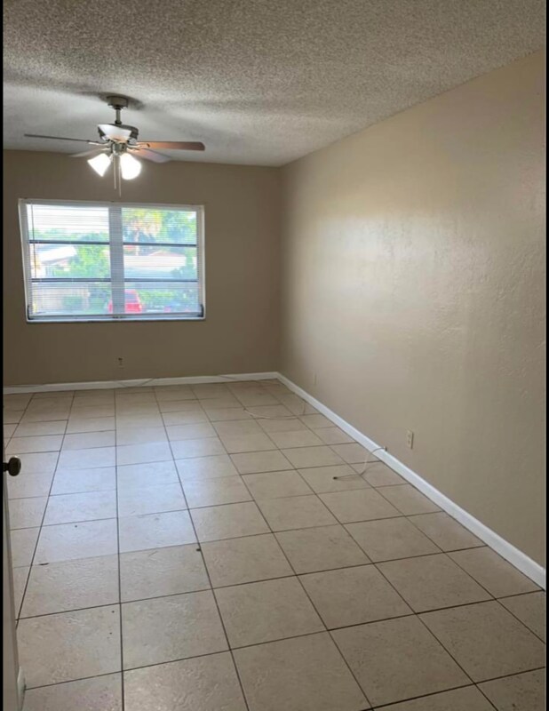 Foto del edificio - 7541 NW 44th Ct
