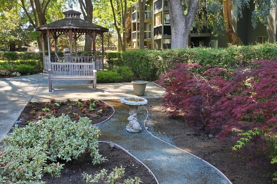 Primary Photo - Victoria Gardens