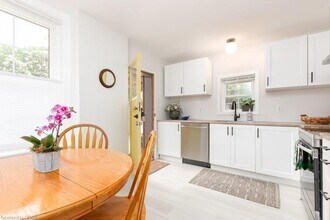 Building Photo - 63 Alexander St