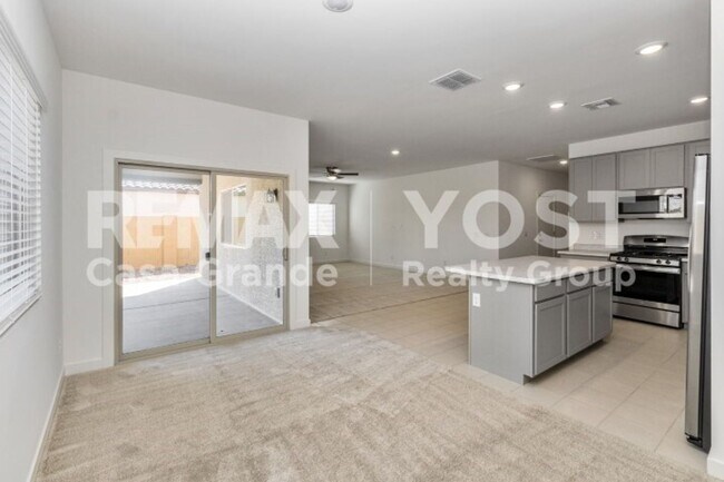 Foto del edificio - Big Space, Big Backyard, Big Move in special!