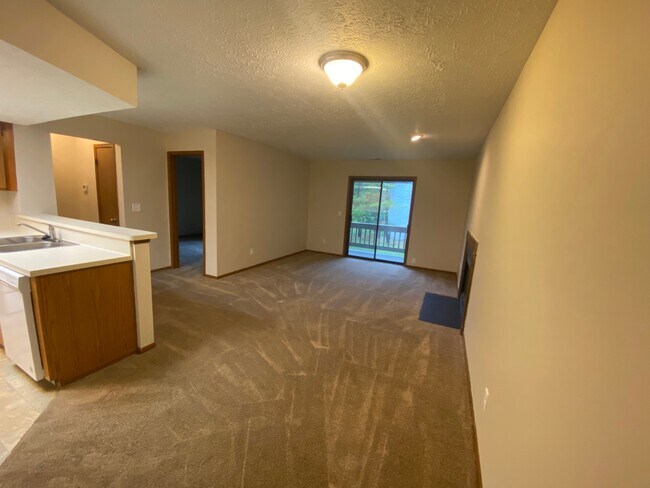 Building Photo - 5300 Darlington Rd