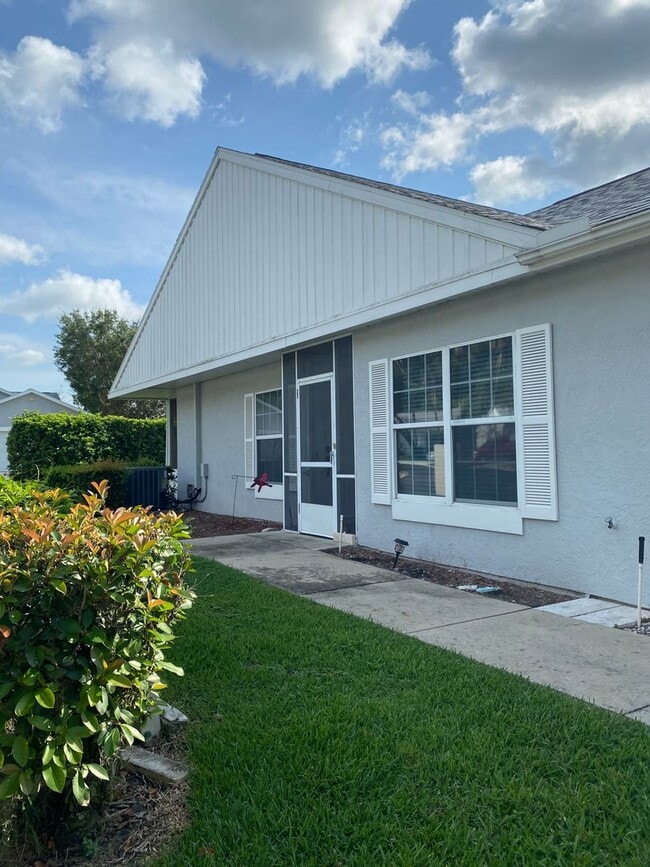 Building Photo - 2312 SW 20th Ct