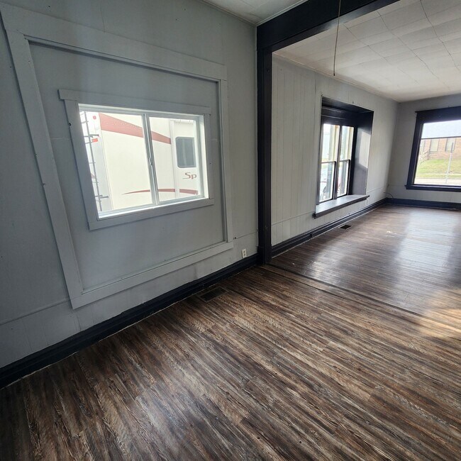 Building Photo - 803 N Franklin St