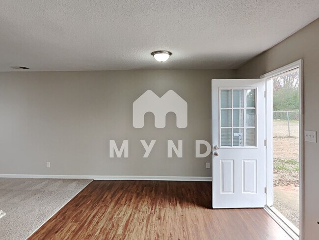 Building Photo - 622 Creekridge Dr