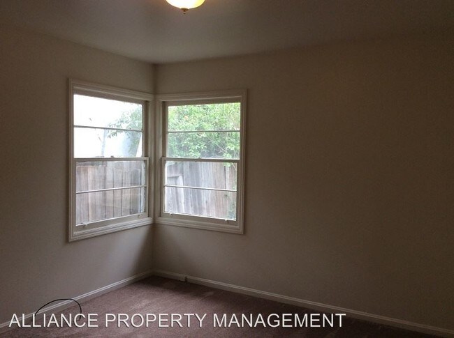 Building Photo - 2230 Montecito Ave