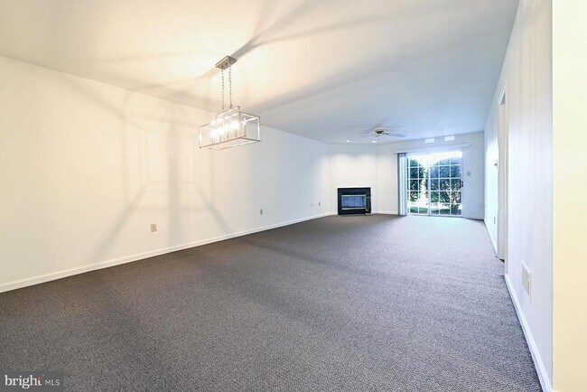 Foto del edificio - 305 Westridge Cir