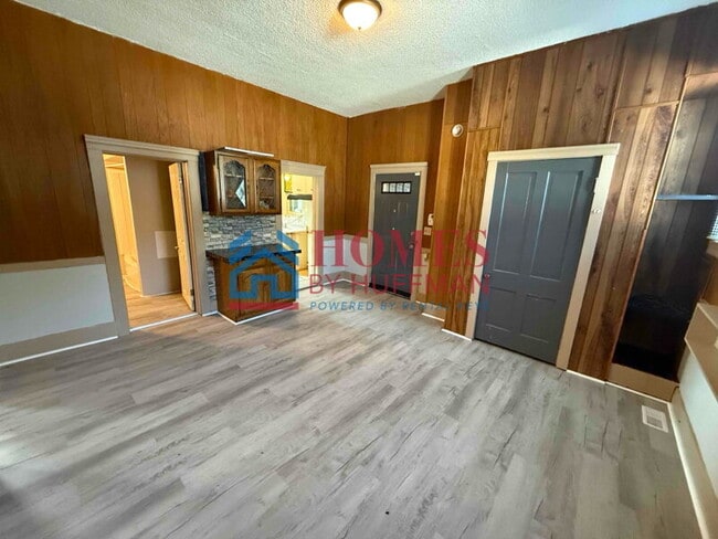 Foto del edificio - Two Bedroom House | Off-Street Parking