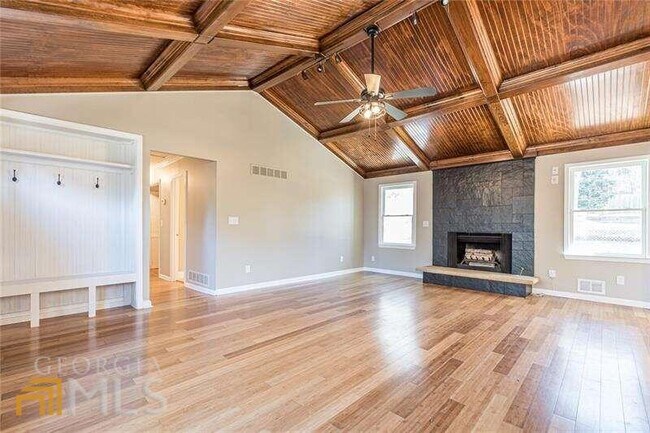 Building Photo - 130 Dials Dr