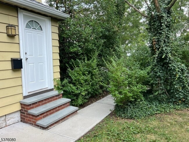 Foto del edificio - 420 Lakeview Ave