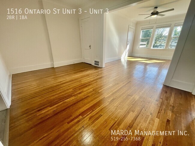 Photo du bâtiment - RENOVATED 2 BEDROOM/1 BATH IN CENTRAL WINDSOR + HYDRO & GAS