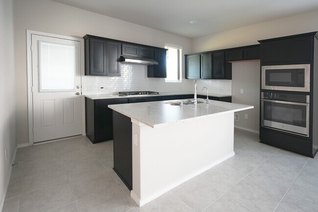 Foto del edificio - 3130 Rising Fir Ln