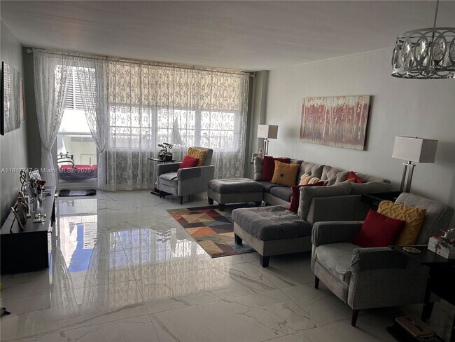 Foto del edificio - 3725 S Ocean Dr