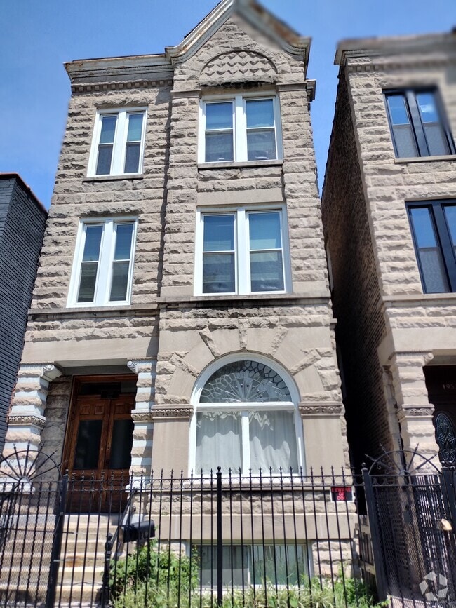 Building Photo - 1956 W Huron St