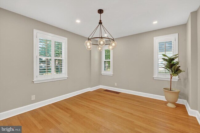 Foto del edificio - 7819 12th St NW