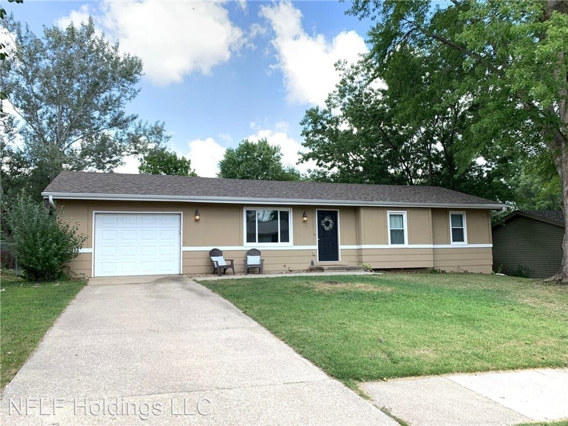 3 br, 1 bath House 2211 Windflower Dr House Rental in Norwalk, IA