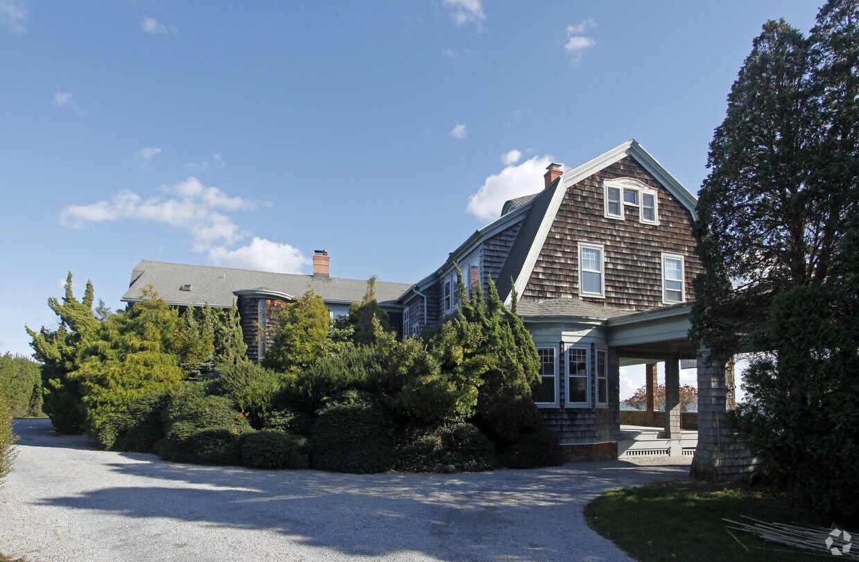 Building Photo - 383 Rose Hill Rd