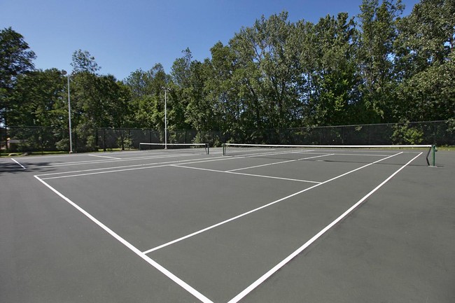 ¡Cancha de tenis - Country Manor Apartments